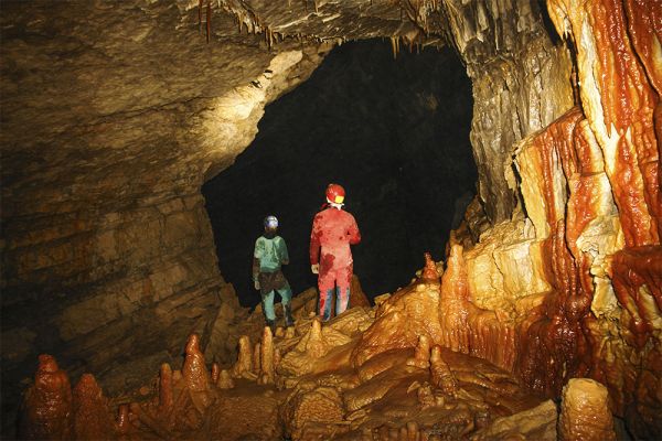 Festivalnaya Cave-Icefall