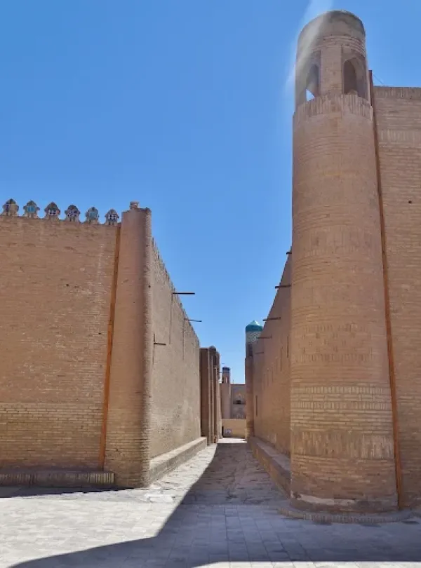 Qutlug‘-Murod inoq madrasasi