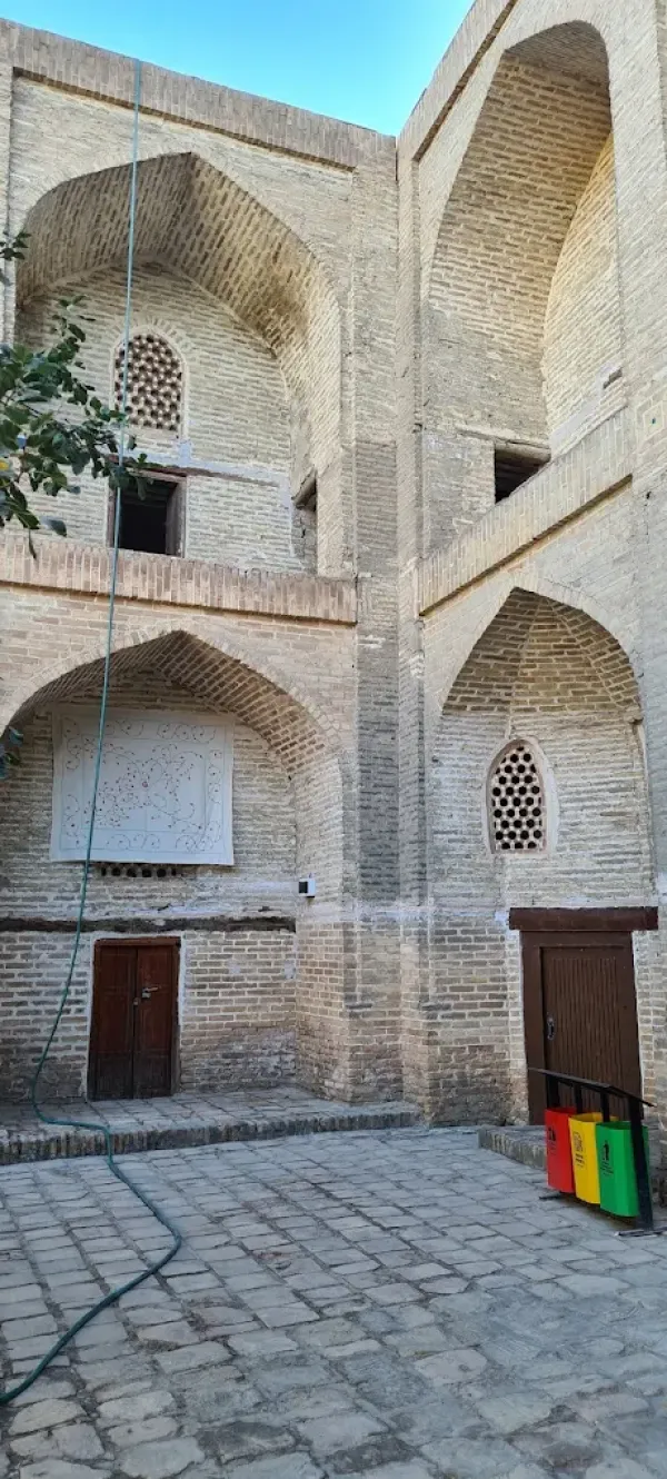 Qo'sh madrasa
