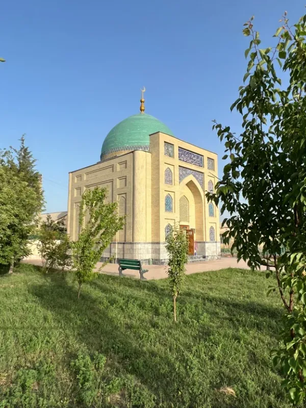 Mausoleum of Sheikh Khoja Hisraw