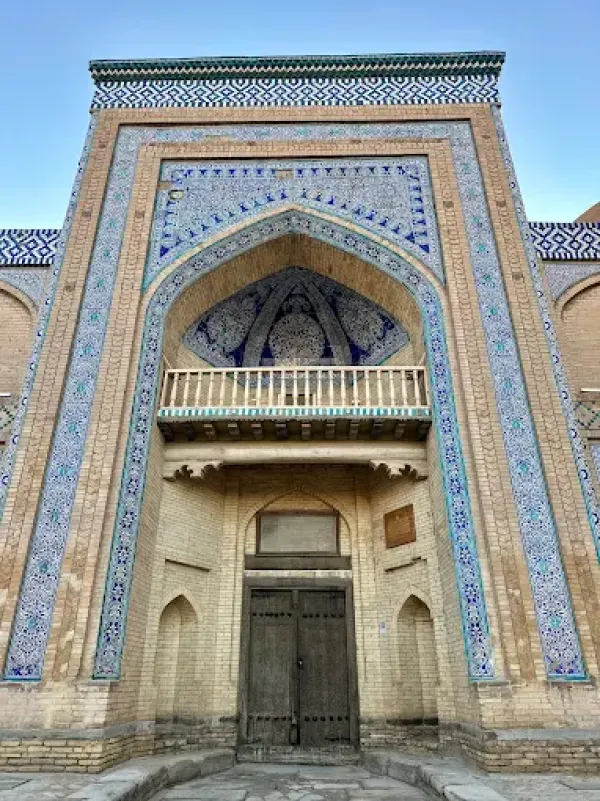 Pahlavon Mahmud maqbarasi