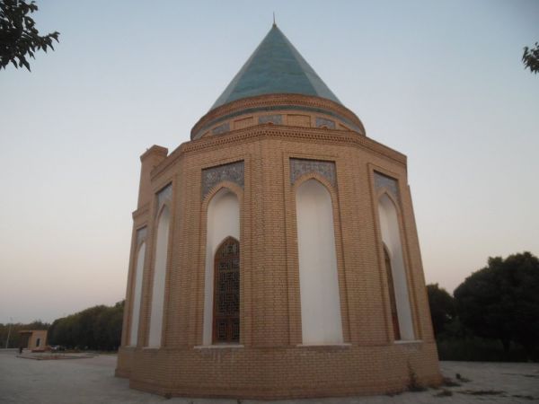 Al-Beruniy yodgorlik majmuasi