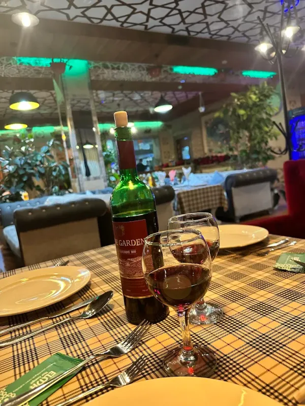 Vella Elegant Restaurant & Ba