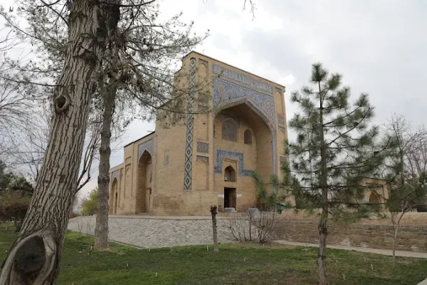 Kaffol Shoshiy Maqbarasi