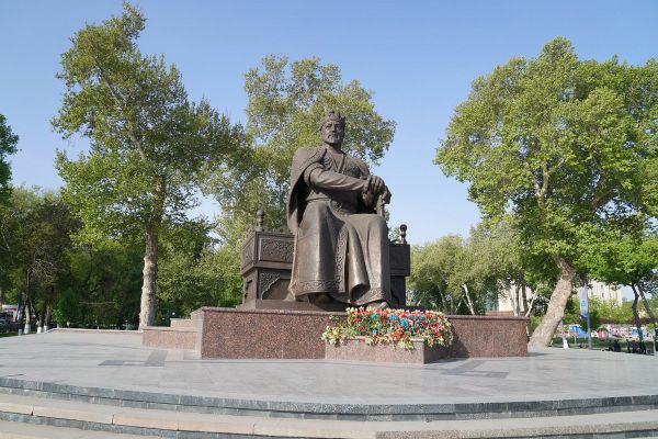 Monument to Amir Timur in Samarkand