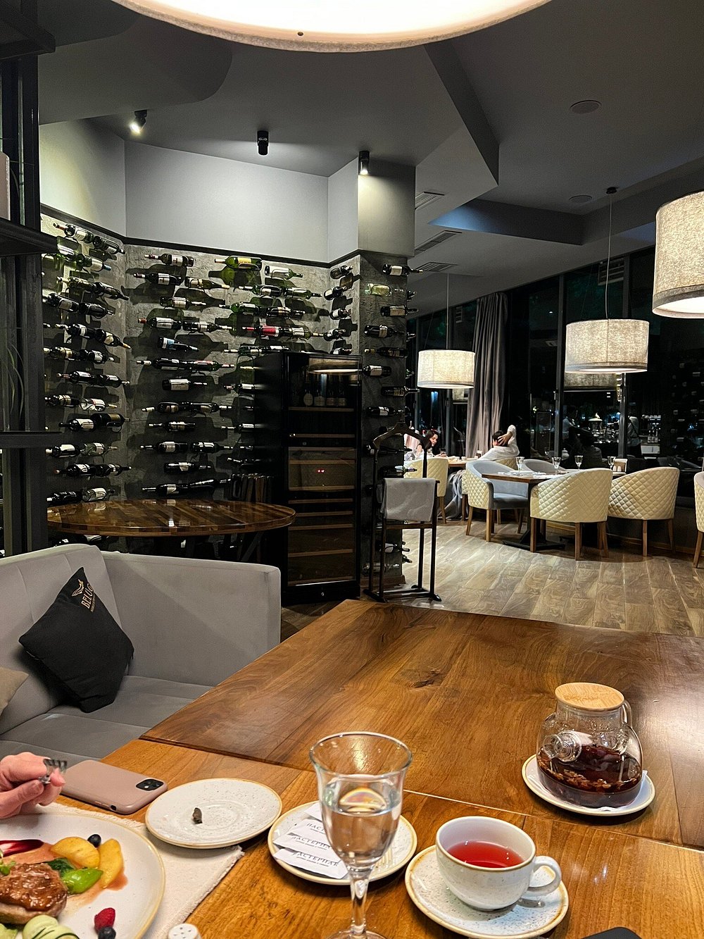 Pasternak Gastrobar Kovaleva va G'ulomova