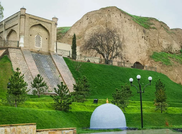 Mausoleum of Khoja Donyor