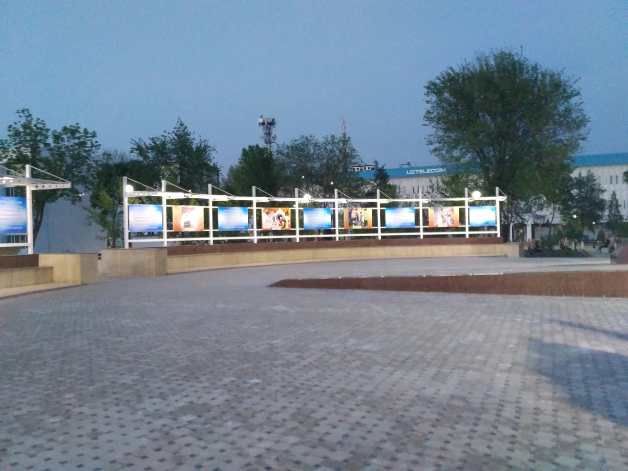 Monument to Alisher Navoi in Gulistan