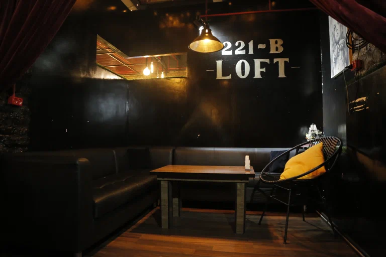 221b-阁楼