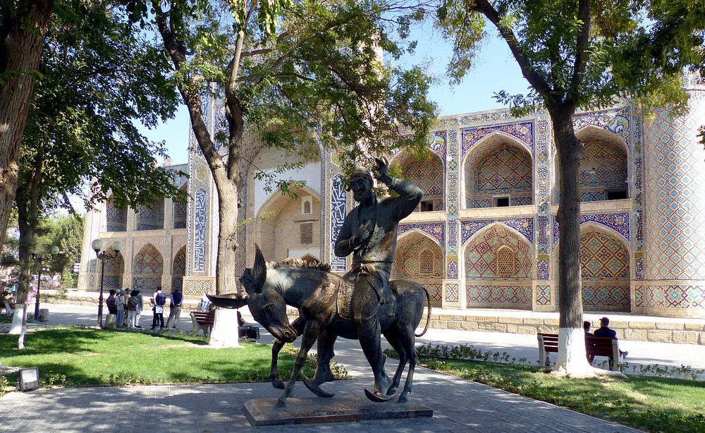 Xoja Nasriddin haykali