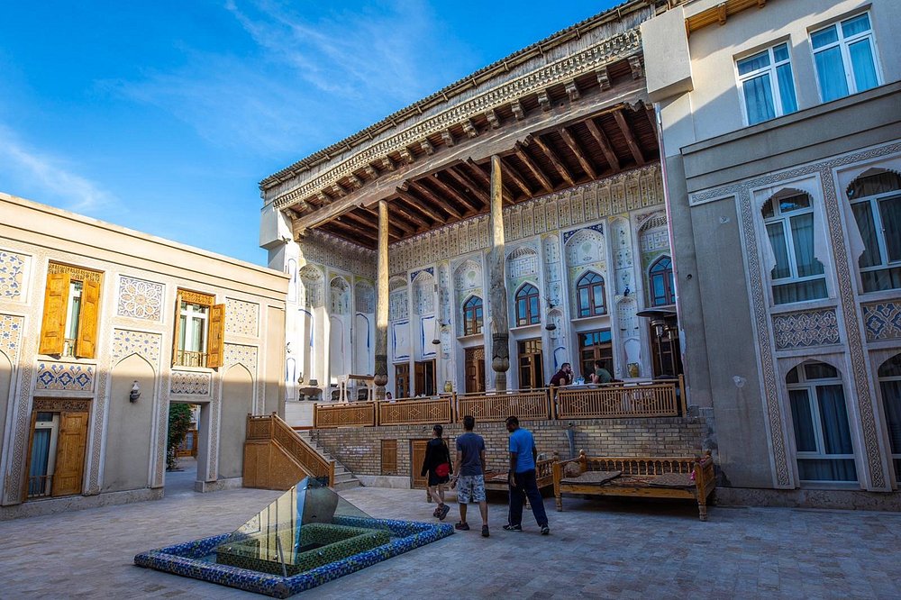 Ayvan Restaurant