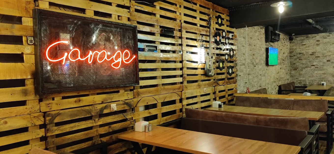 车库餐厅-酒吧