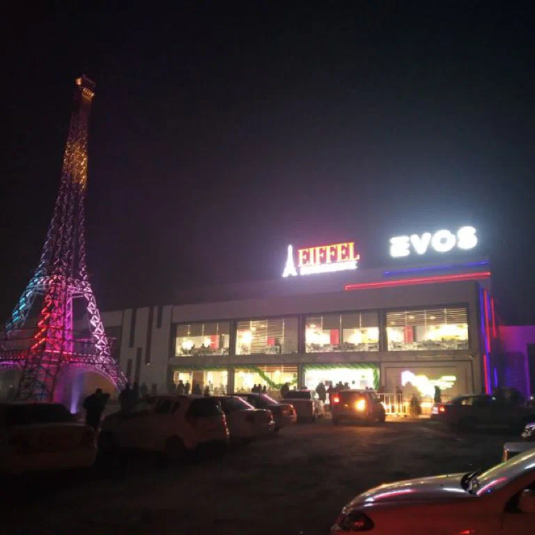 Eiffel Pizza
