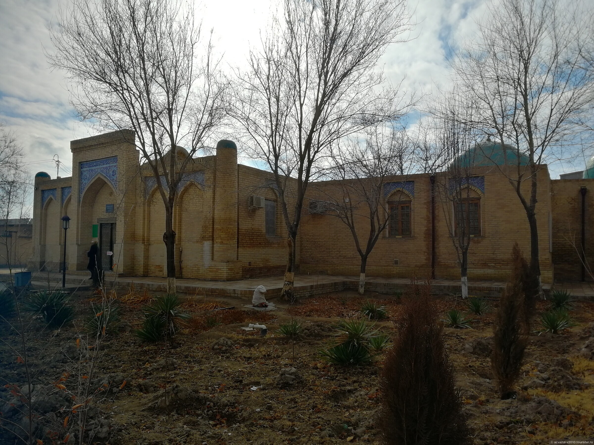 Jinjon-bobo Mausoleum and Mosque in Urgench