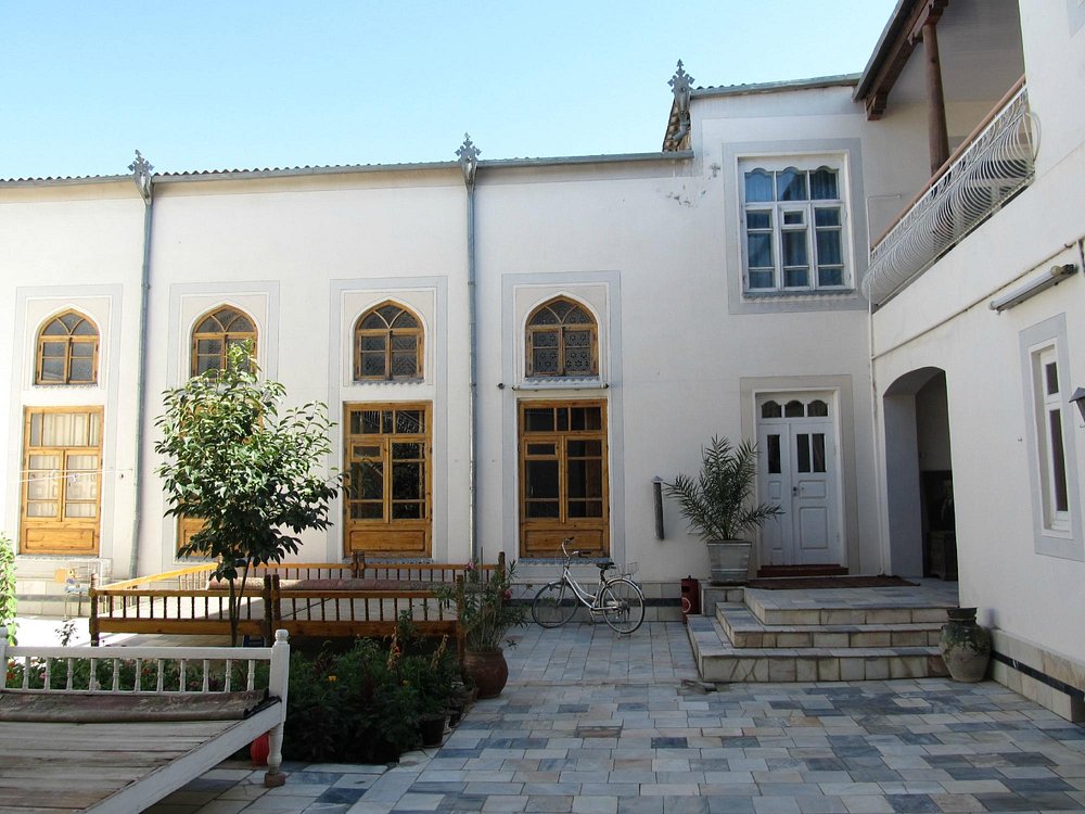 Baland Masjidi