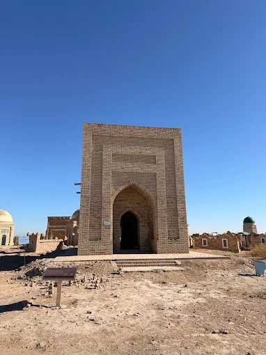 Mazlumkhan-Suluv Mausoleum