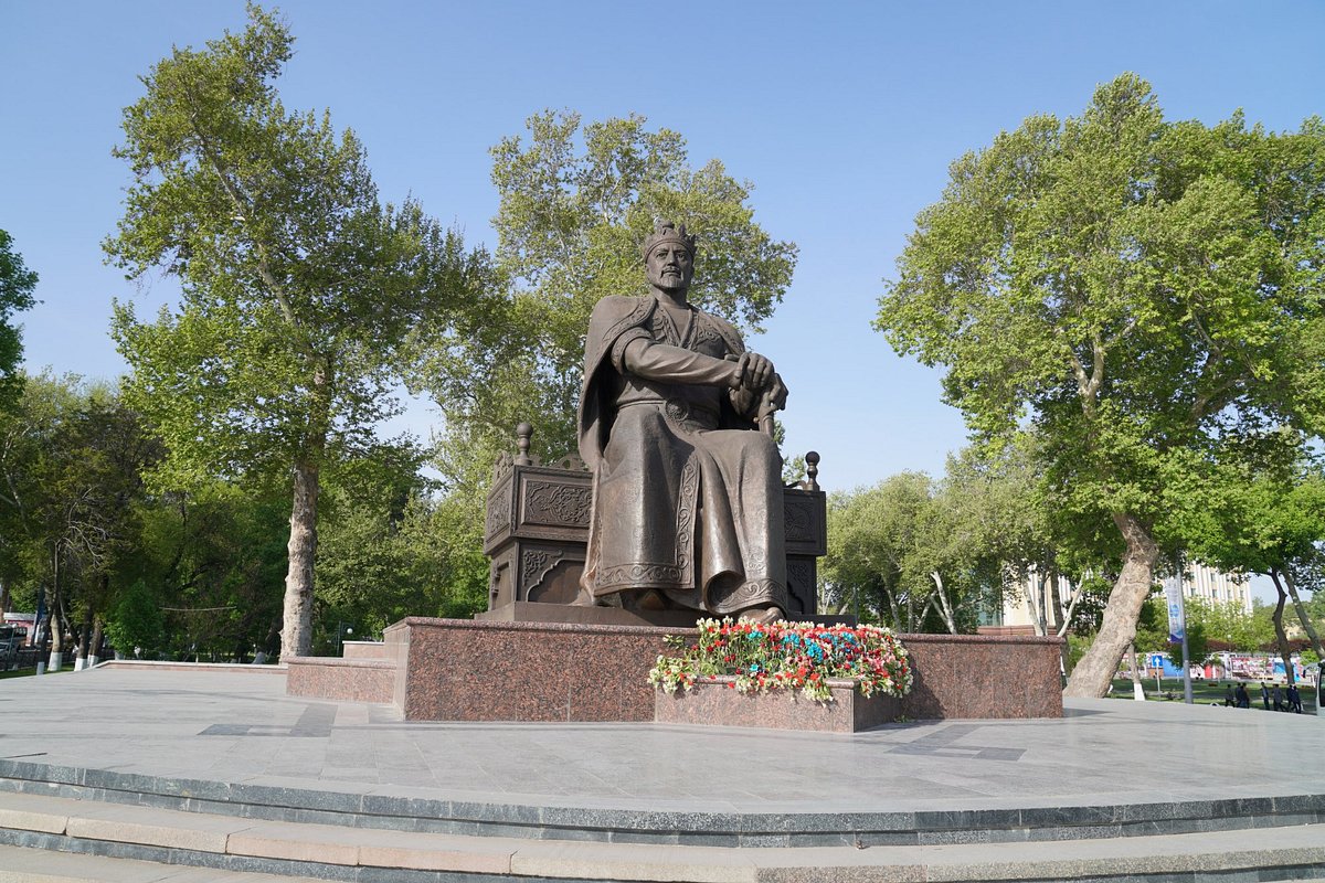 Monument to Amir Timur in Samarkand