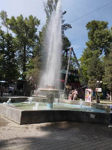 雕塑作品"铜山女主人"